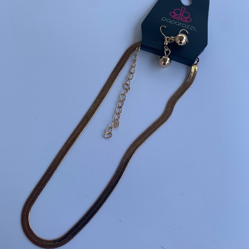 Gold choker